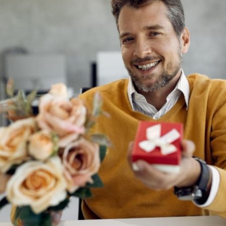 Long Distance Relationship Gifts: Impress Your Beloved