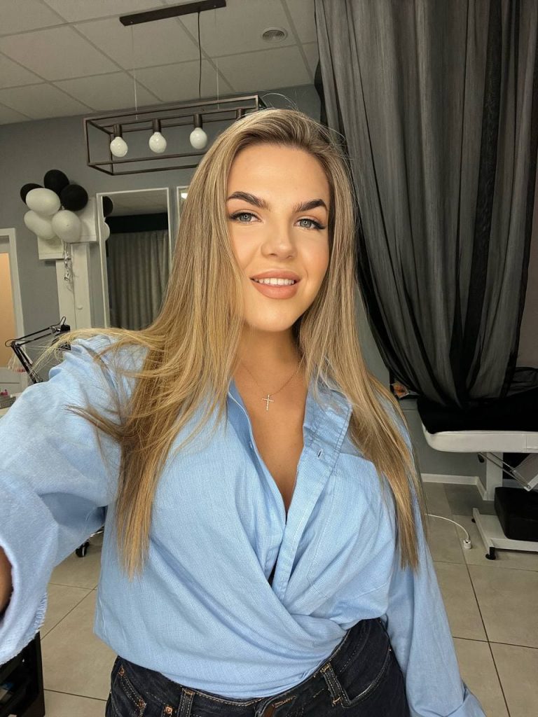 meet Czech girl now