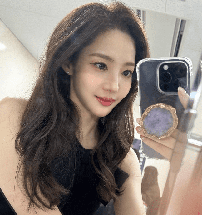 Park Min-young