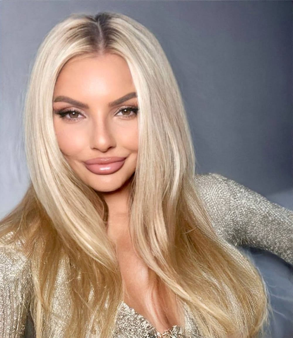 meet Latvian girl now