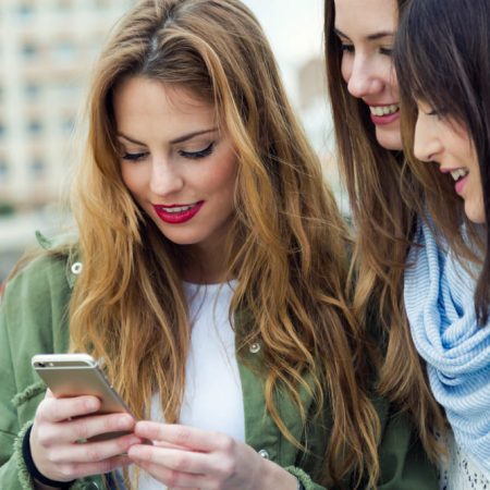 How to Describe Yourself on a Dating Website?