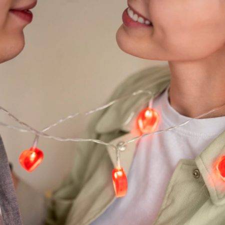 Online Dating Red Flags to Watch When Making Connections